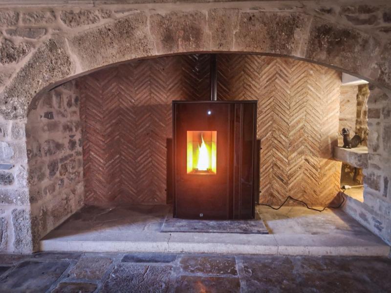 Vernhet cheminées installateur de poêle à bois - Meletmi